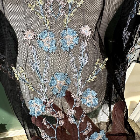 Sheer Black Mesh Ruffle Top Sz M w/ Floral Embroidery Whimsigoth Dark Floral - Picture 4 of 9